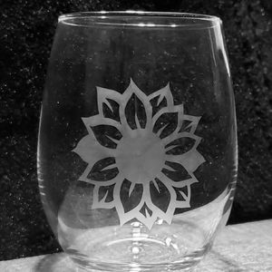 Etched Sunflower Stemless Wine Glass